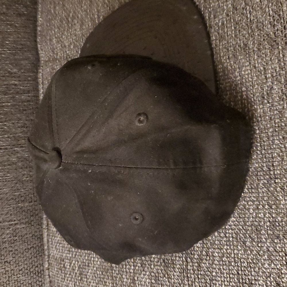 Hat - Picture 3 of 4